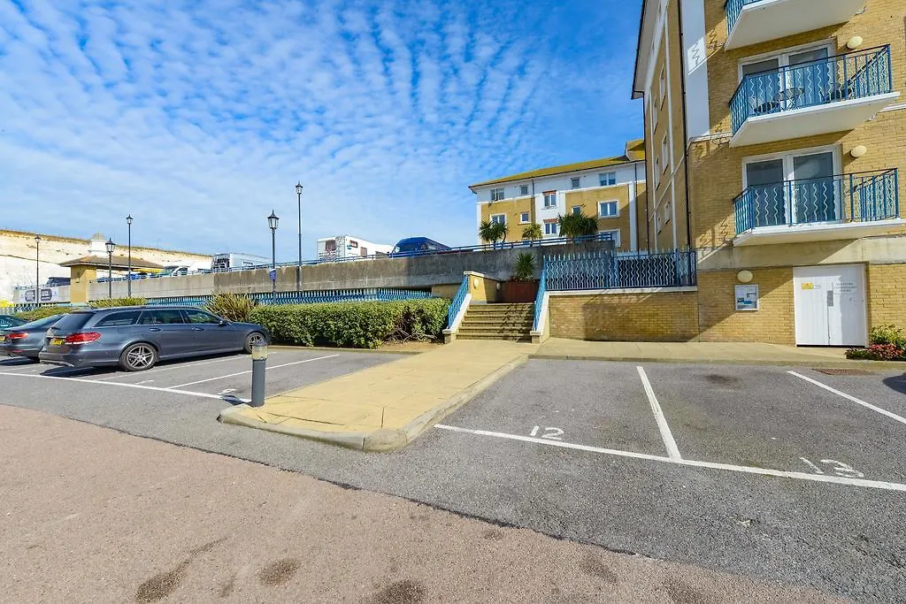 Seaview 2 Bedroom Apartment Brighton Marina