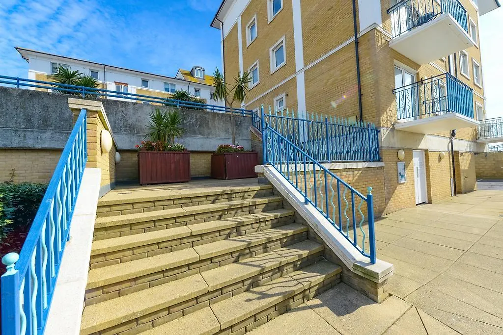 Seaview 2 Bedroom Apartment Brighton Marina