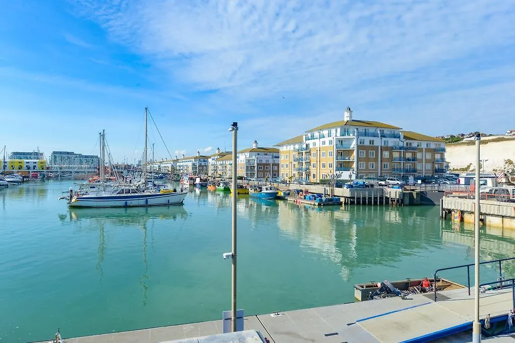 Seaview 2 Bedroom Apartment Brighton Marina contacts