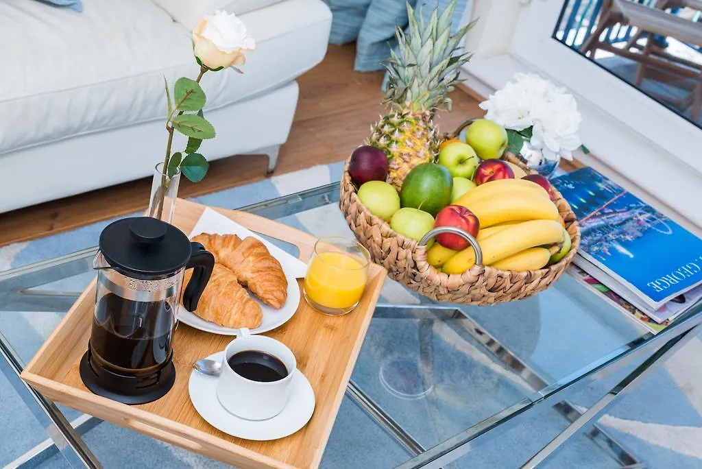 Seaview 2 Bedroom Apartment Brighton Marina