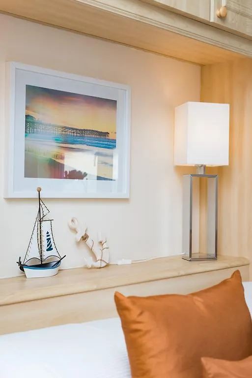 Seaview 2 Bedroom Apartment Brighton Marina