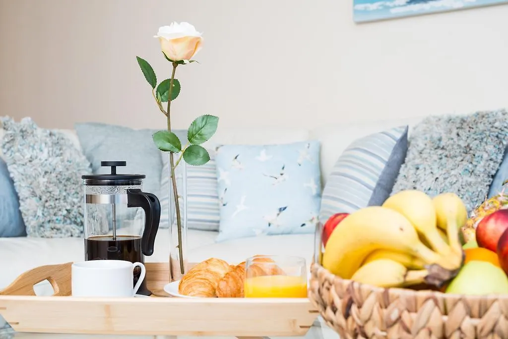 Seaview 2 Bedroom Apartment Brighton Marina
