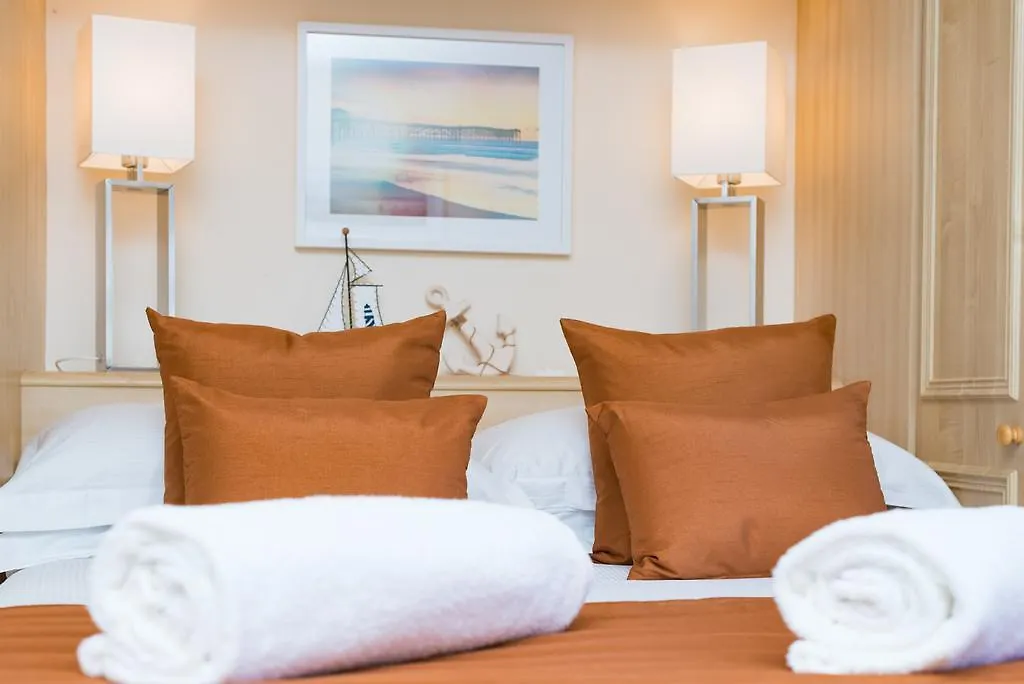 Seaview 2 Bedroom Apartment Brighton Marina