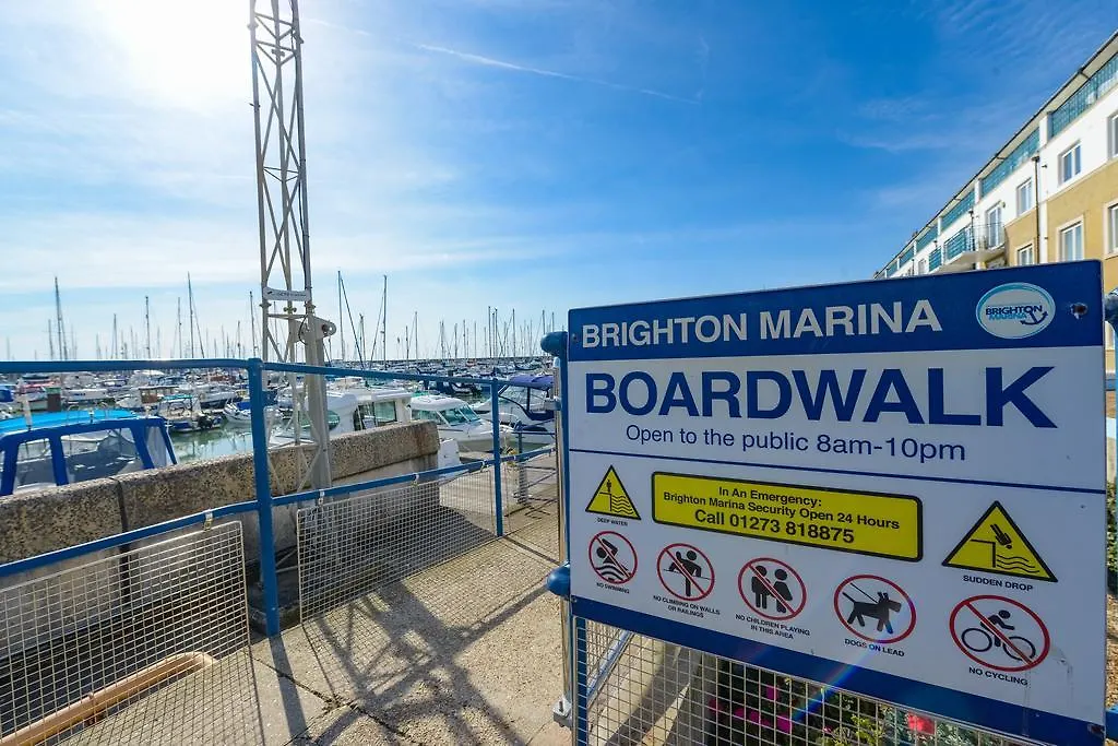 Seaview 2 Bedroom Apartment Brighton Marina