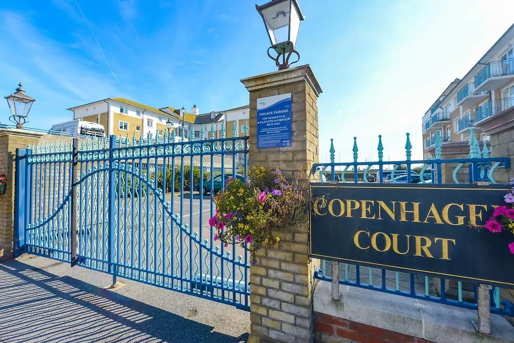 Seaview 2 Bedroom Apartment Brighton Marina