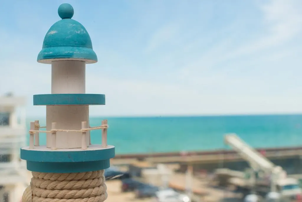 Seaview 2 Bedroom Apartment Brighton Marina