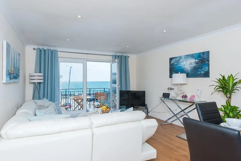 Seaview 2 Bedroom Apartment Brighton Marina
