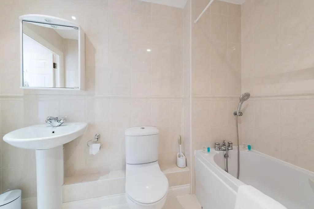 Seaview 2 Bedroom Apartment Brighton Marina